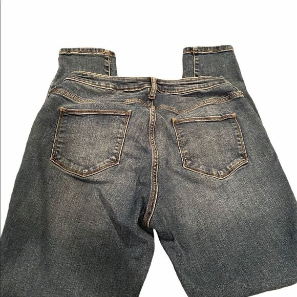 Universal Thread Cropped Curvy Skinny Jean Size 10 - Picture 3 of 11